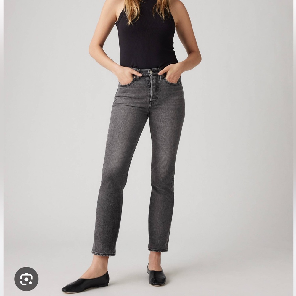 Levi’s Wedgie Gray Icon Ankle Jeans